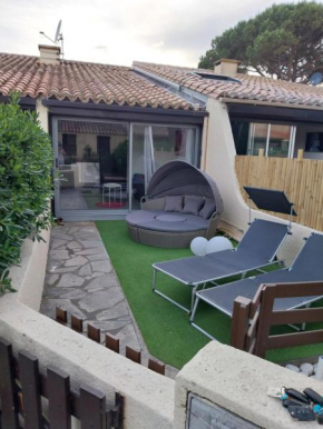 CHARMANTE VILLA HELIOVILLAGE CAMP NATURISTE